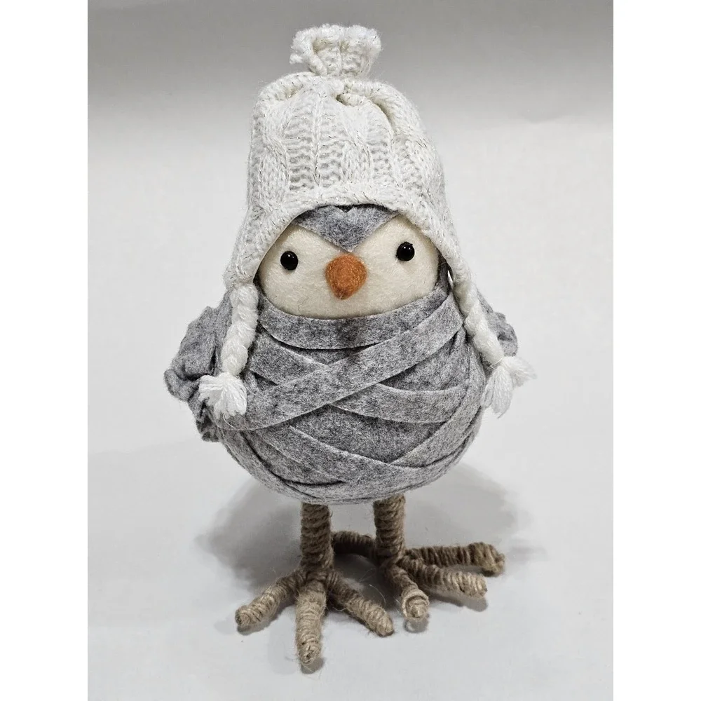 Target Spritz 2014 Bird Winter Wonderland Toboggan Hat Wondershop Feather Friend